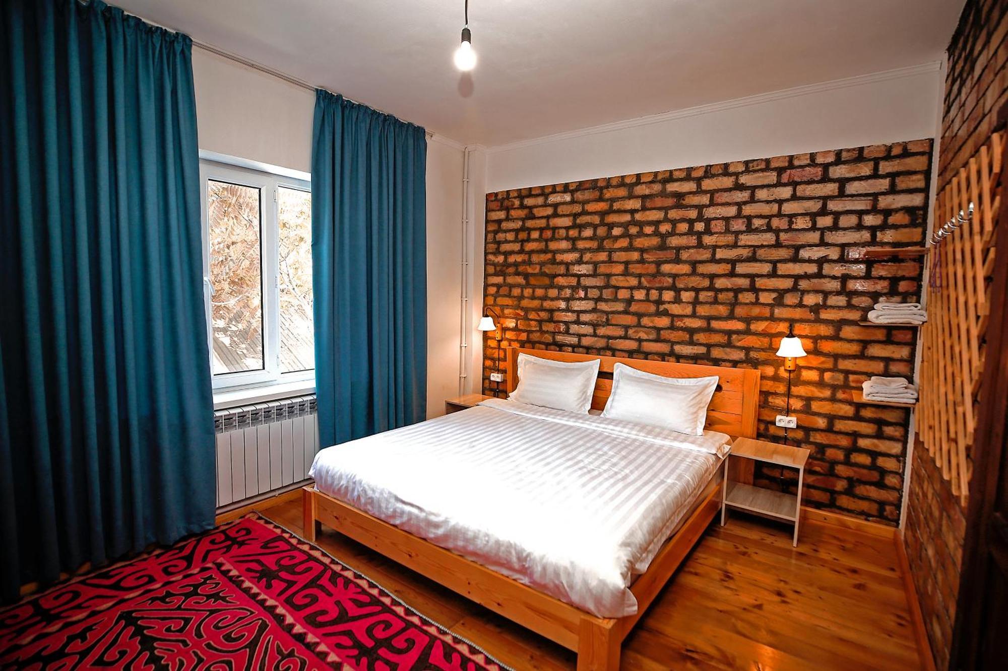 Hotel Good Night Jalal-Abad Exterior photo