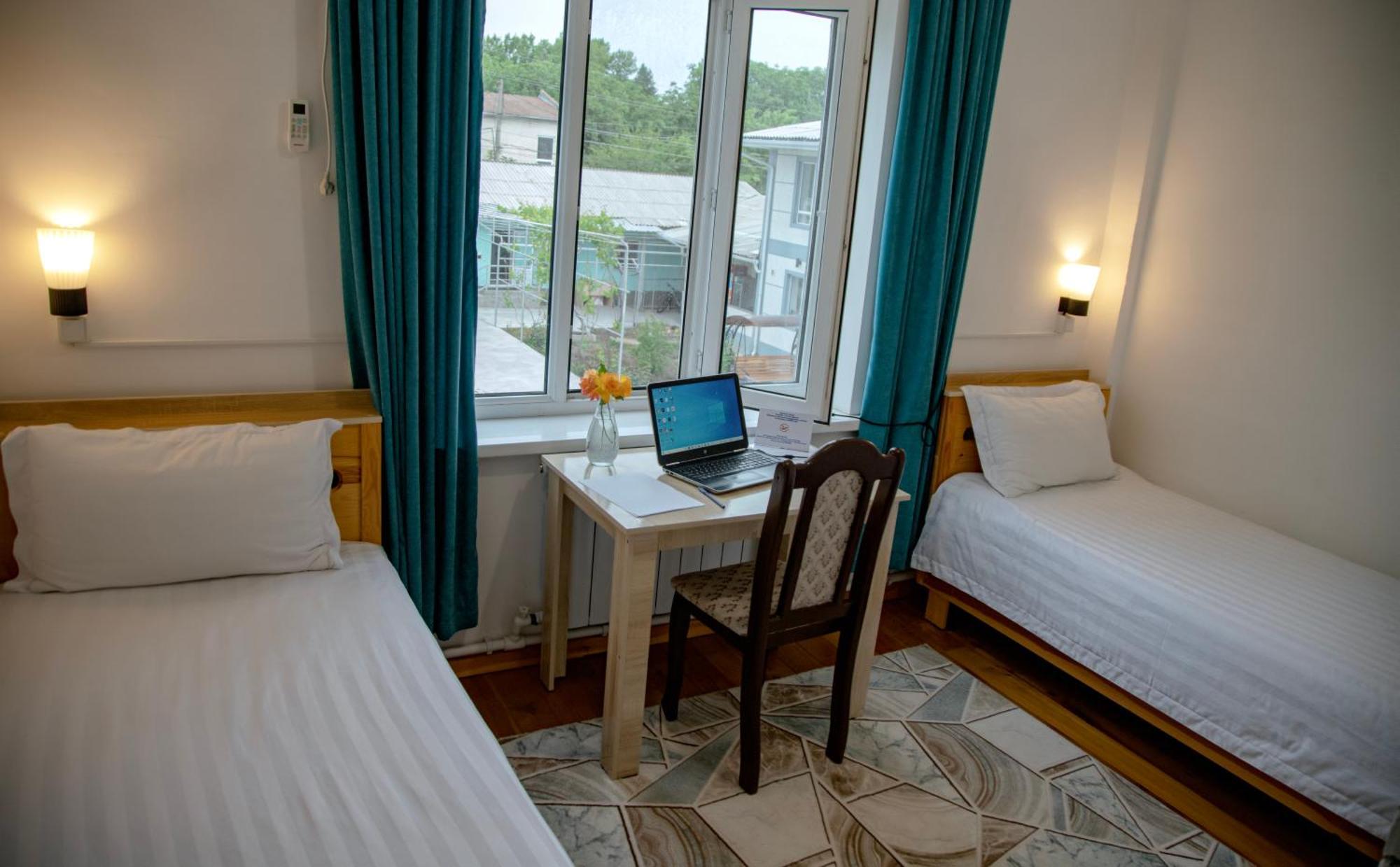 Hotel Good Night Jalal-Abad Exterior photo
