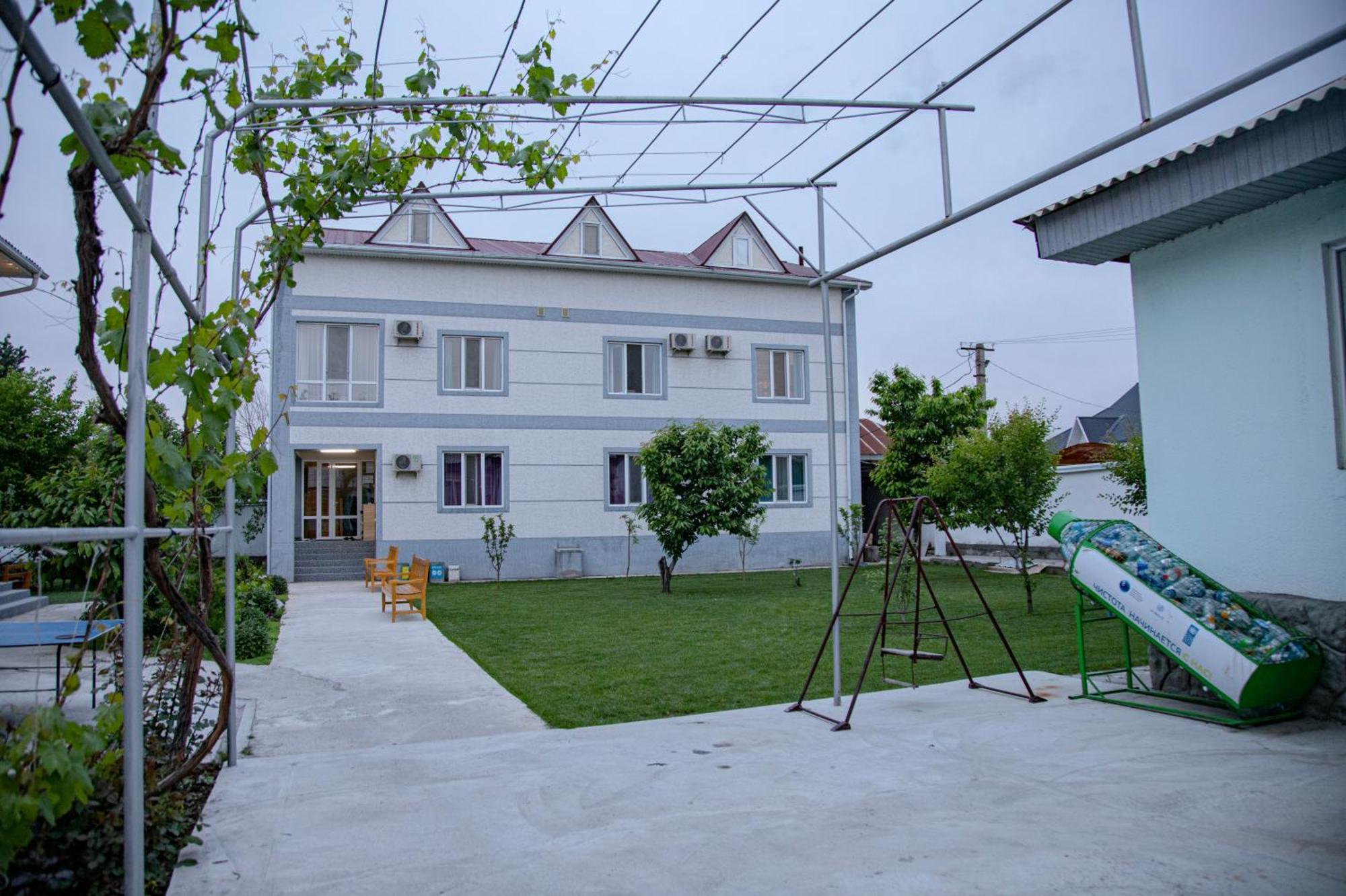Hotel Good Night Jalal-Abad Exterior photo