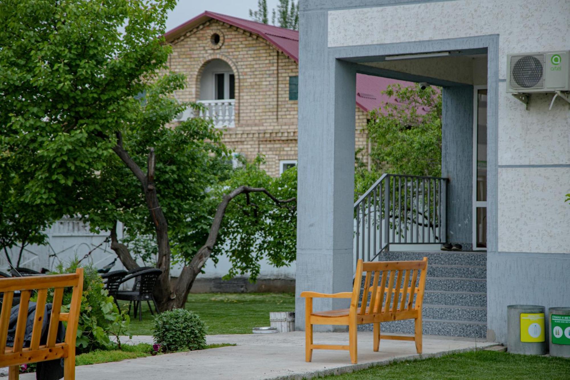 Hotel Good Night Jalal-Abad Exterior photo