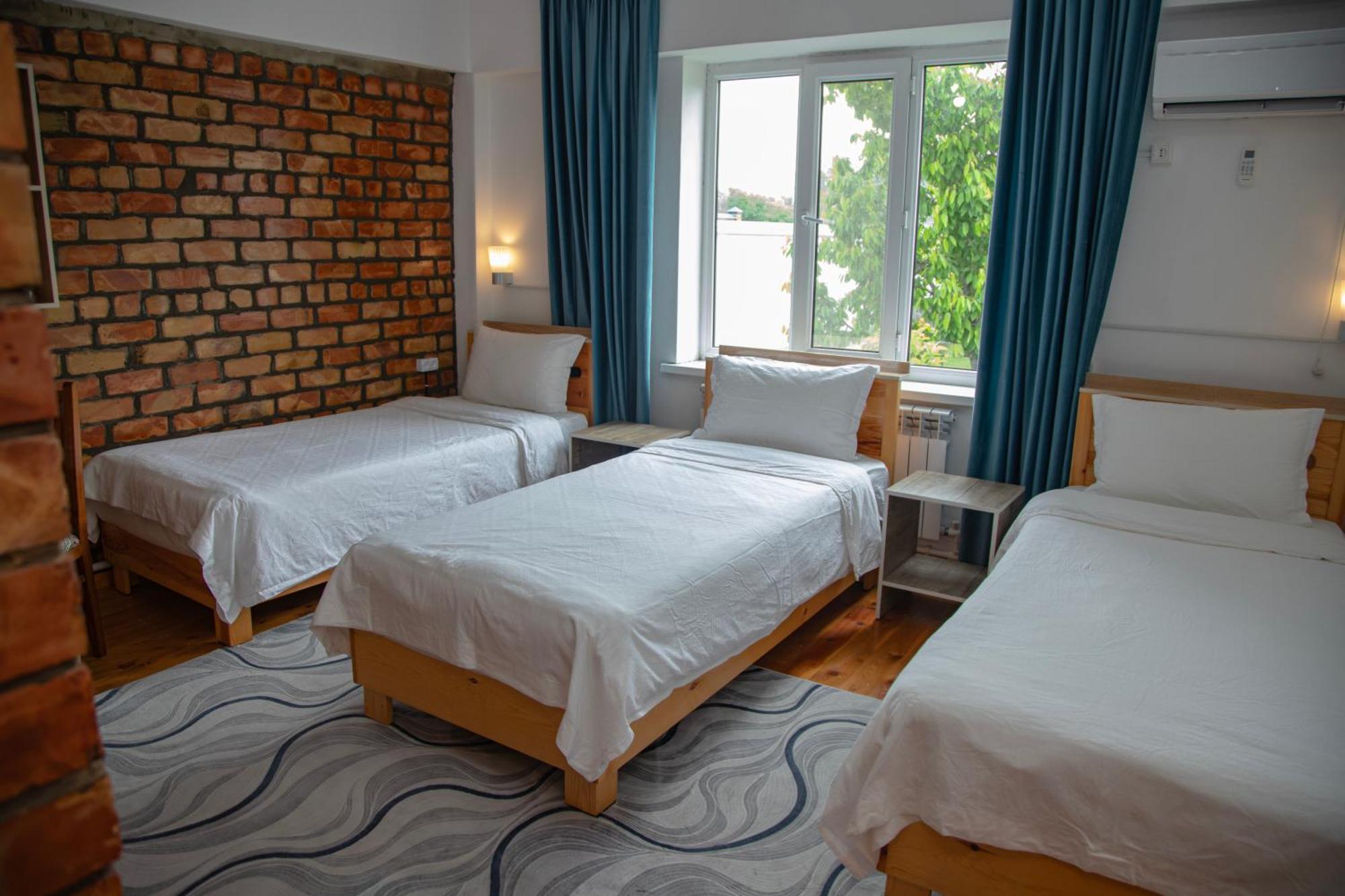 Hotel Good Night Jalal-Abad Exterior photo