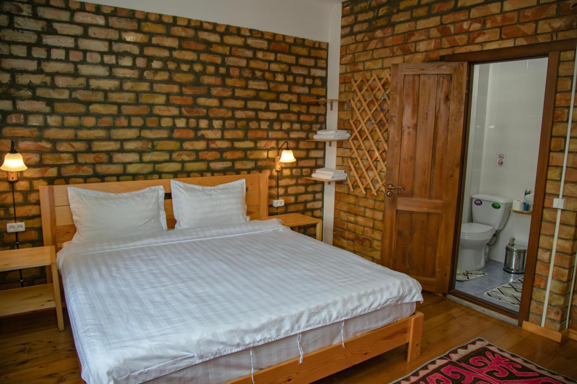 Hotel Good Night Jalal-Abad Exterior photo